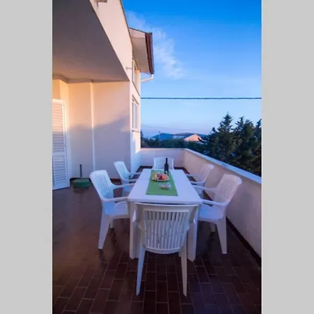 公寓 Sea View With Big Terrace / 2 Barbat na Rabu