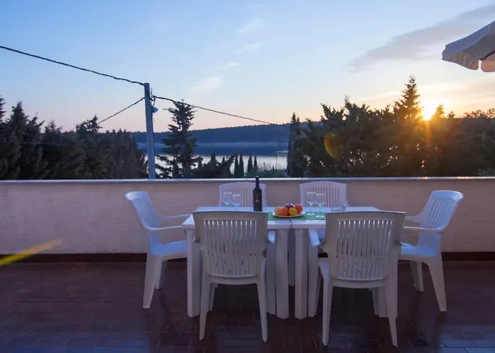 Sea View With Big Terrace / 2 Appartamento Barbat na Rabu