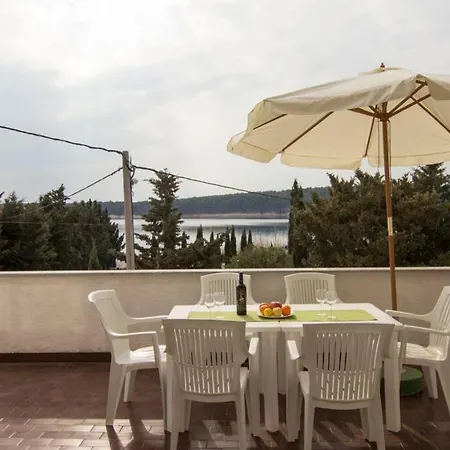 Sea View With Big Terrace / 2 Barbat na Rabu